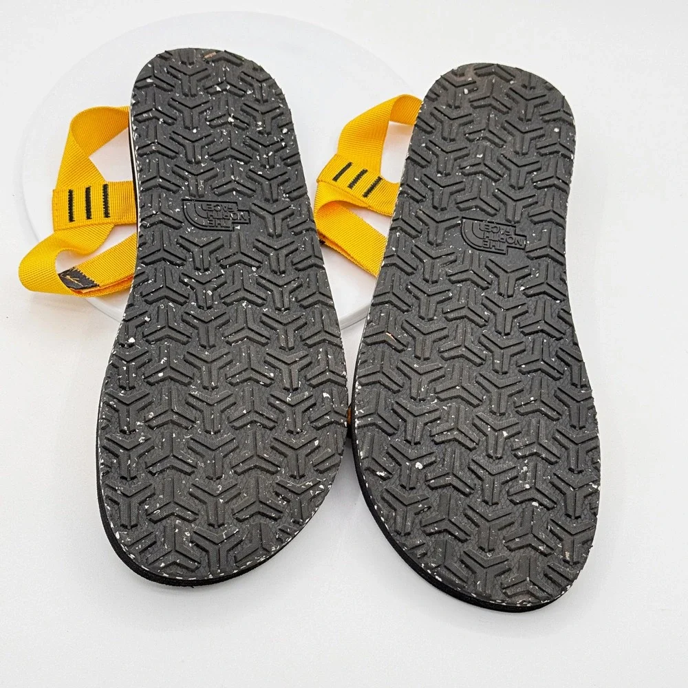 The North Face Skeena Strap Sandal Size 11 Men Gold/Black - NEW no box
